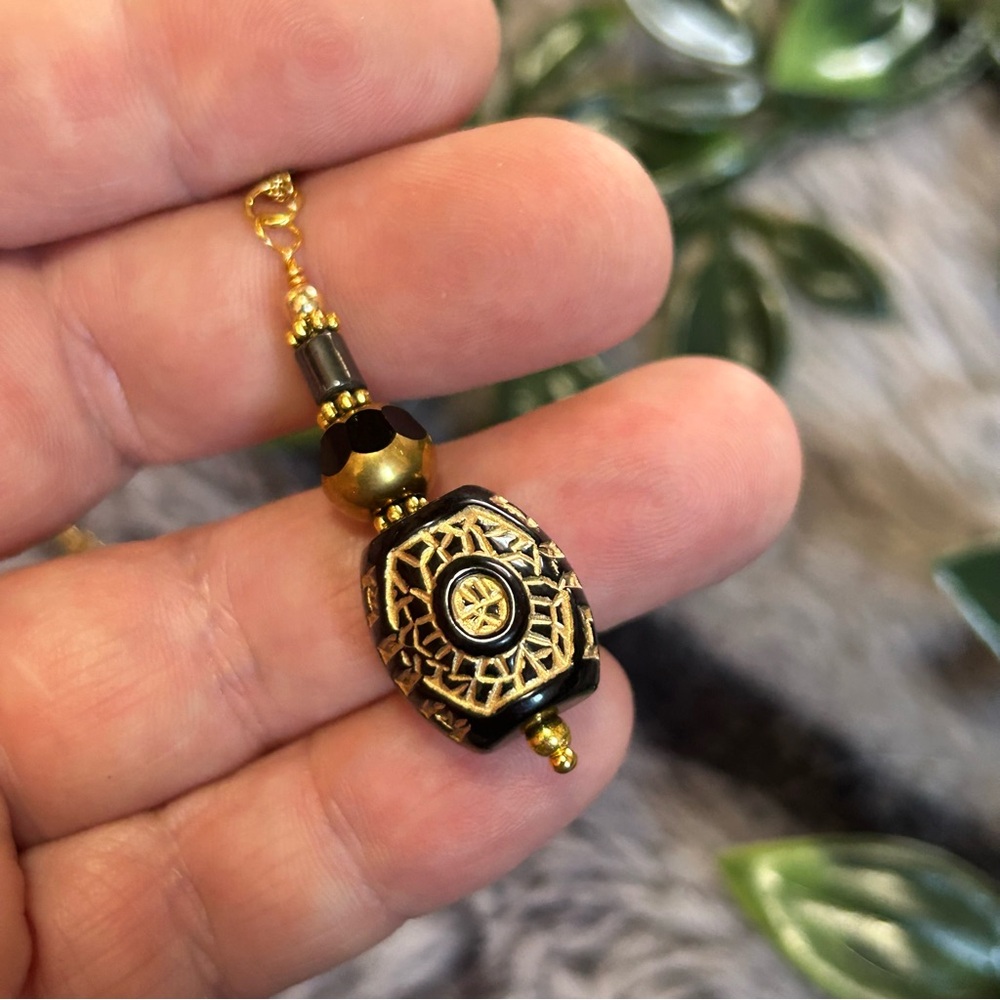 Handcrafted elegant glass beaded pendant on chain necklace